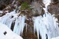 庵滝の氷瀑と戦場ヶ原スノートレッキング　老いを感じた吹雪の中のゆるふわ撮影会