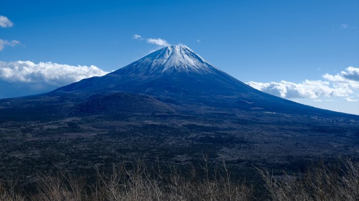 【山梨】竜ヶ岳登山②　本栖湖サーキットと旧千円札の眺望　ダイヤモンドは永遠の輝きの旅後編