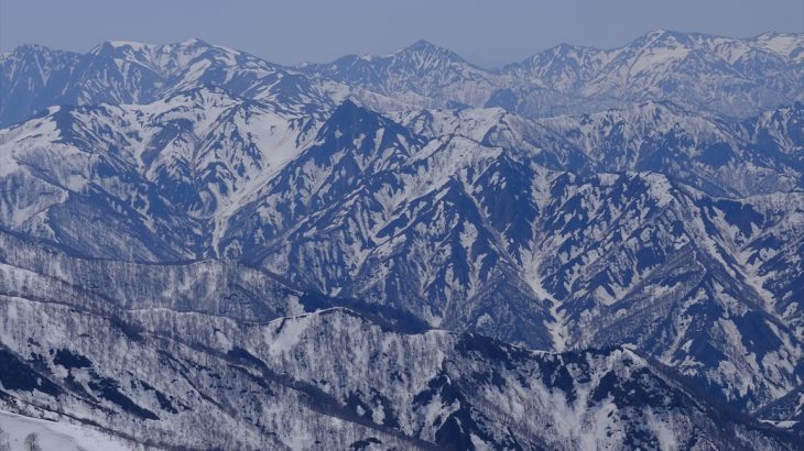 【新潟】巻機山登山(後編)　　春と冬の風景を比較しながら楽しむ大展望の旅